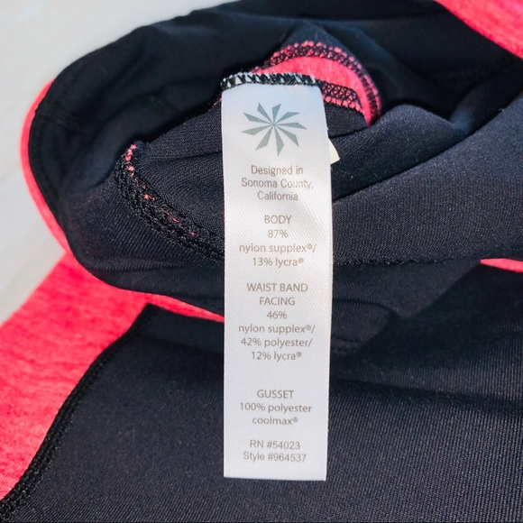 ATHLETA Splits Revelation Pink & Black Capri - Picture 7 of 7